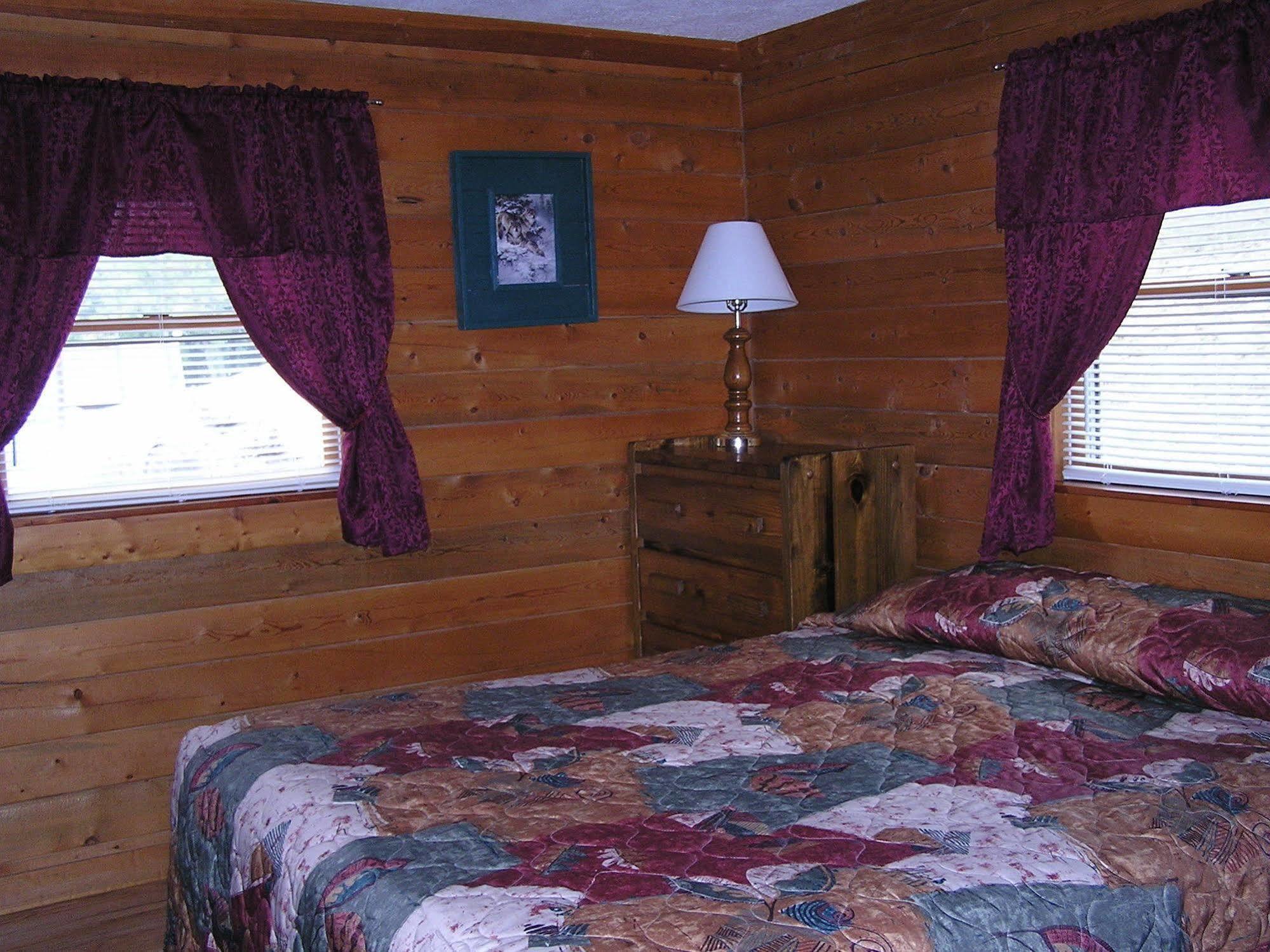 Mill Creek On Table Rock 3* Lampe